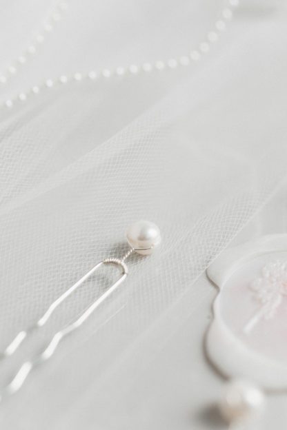 silver pearl hair pins