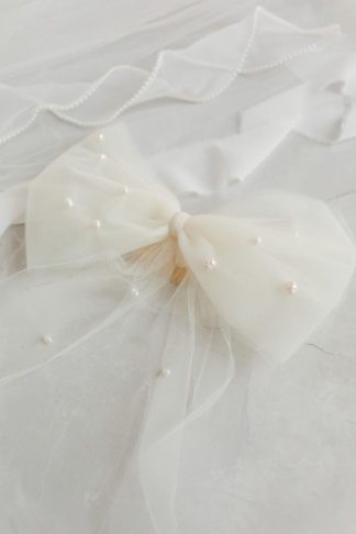 ivory tulle and pearl bridal hair bow