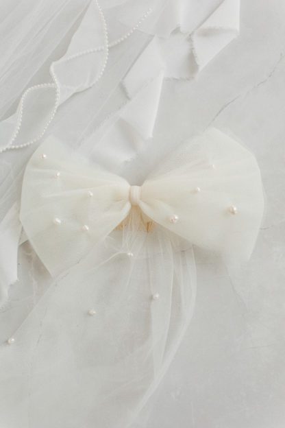 ivory tulle and pearl bridal hair bow